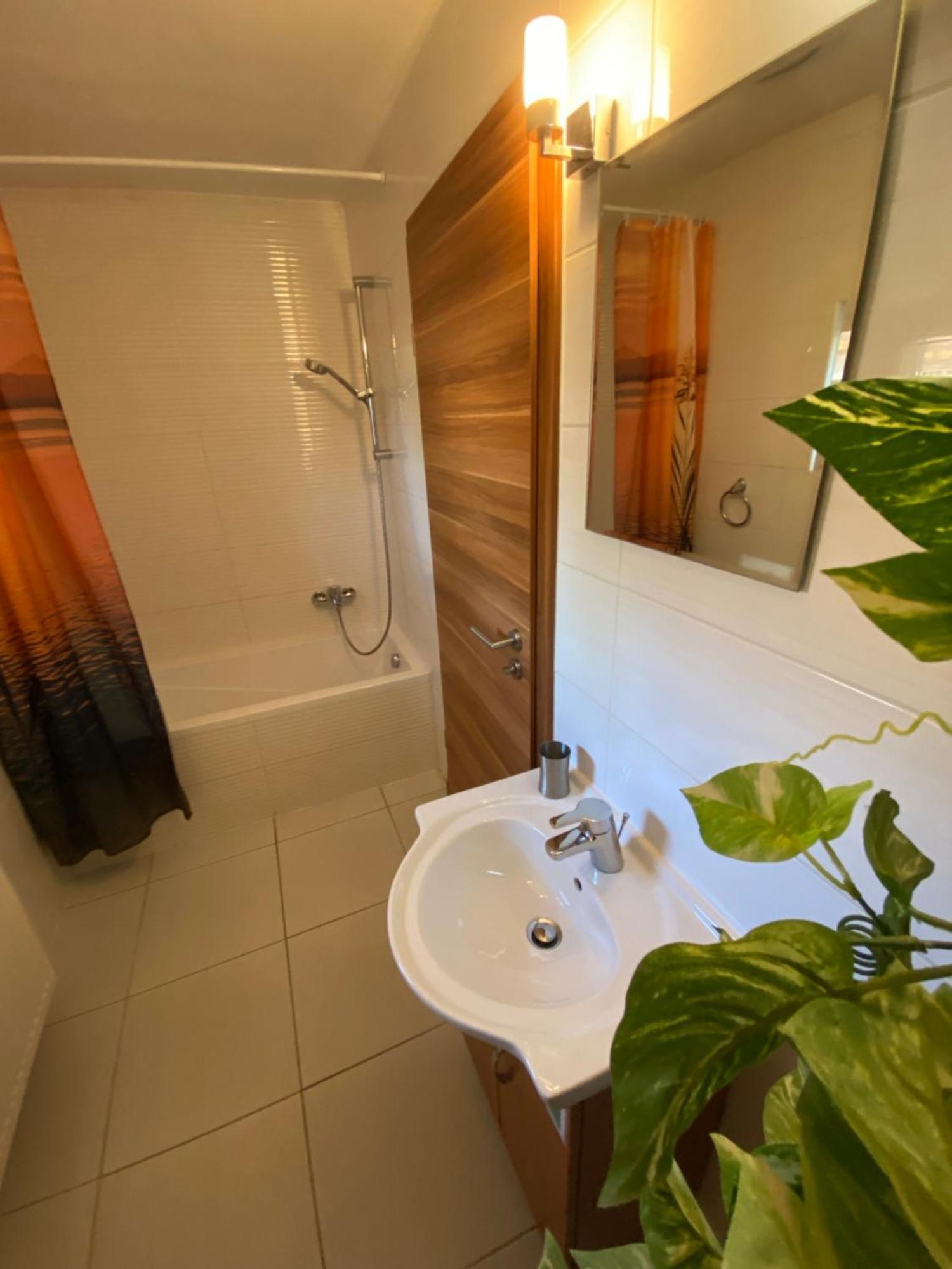 Limonade Apartman Ac Agard Elmenyfuerdo Mellett Гардонь Екстер'єр фото